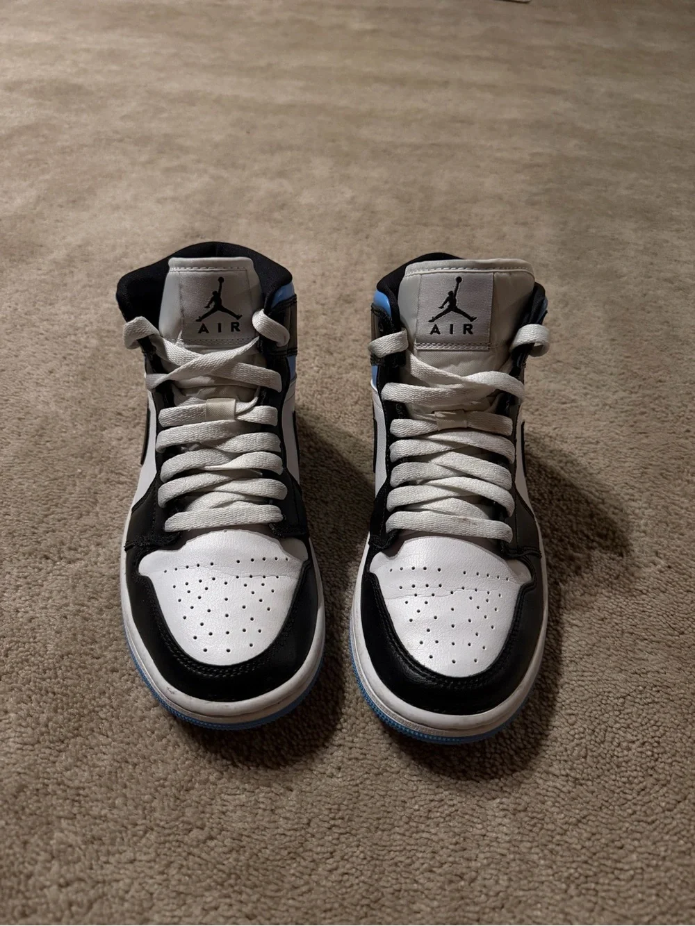 Nike Jordan Sneakers in White, Black & Blue
